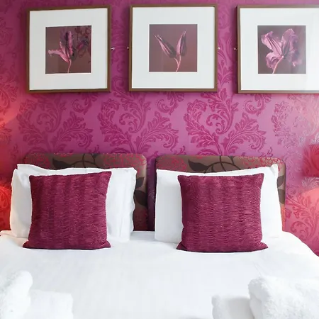 Boutique - Self Contained