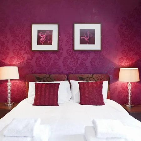 Boutique - Self Contained