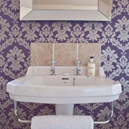 Boutique - Self Contained Apartament