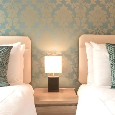 Boutique - Self Contained *