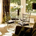 Boutique - Self Contained